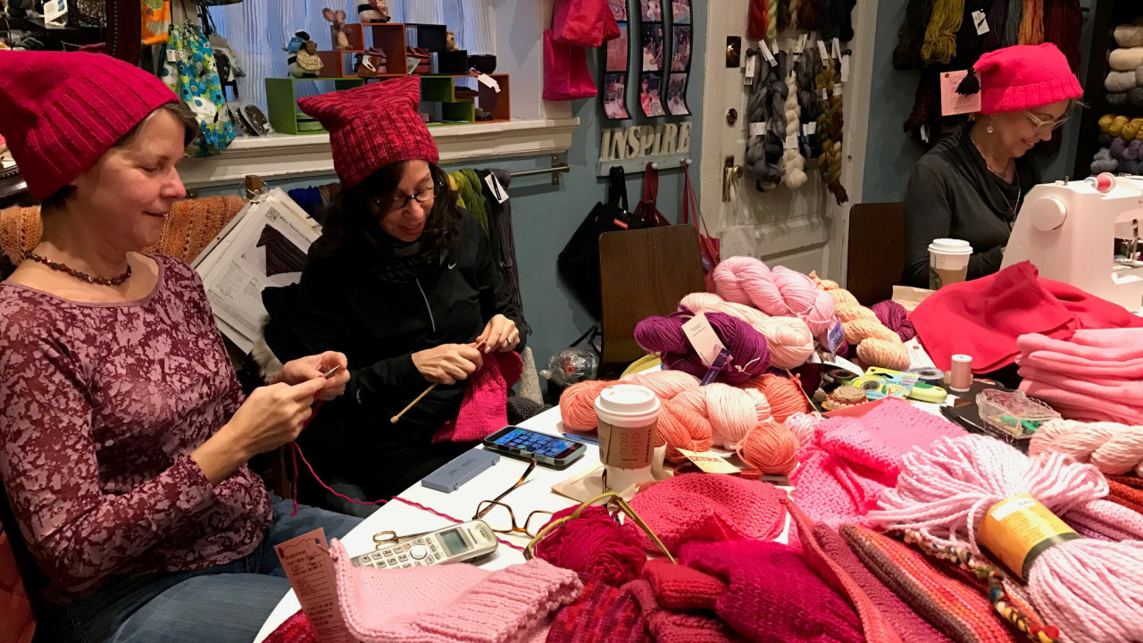 Chicago Knitters Make Hundreds Of Pink Pussyhats For Women’s March